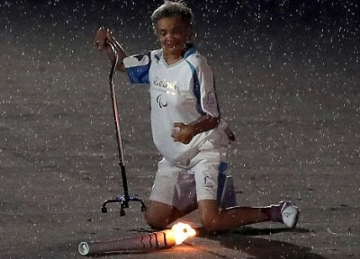 Κυρία μου, από χθες, είστε η ΗΡΩΪΔΑ της ζωής μου!