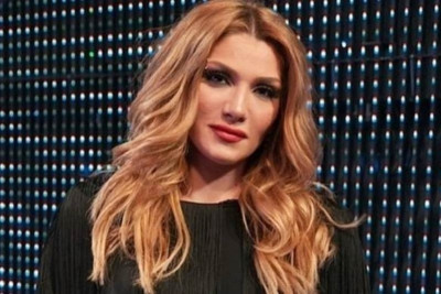 Αγγελική Ηλιάδη: H σέξι πόζα στο καθρέφτη του σπιτιού της που έφερε σχόλια