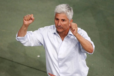 Καμία αντίδραση για τον Στέλιο Μανωλά στο ΟΑΚΑ...