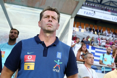 Συνάντηση Σκίμπε με τους προπονητές της Super League