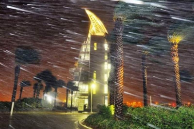 Στο μάτι του φονικού τυφώνα Μάθιου εκατομμύρια άνθρωποι: «Κρυφτείτε γιατί θα πεθάνετε»