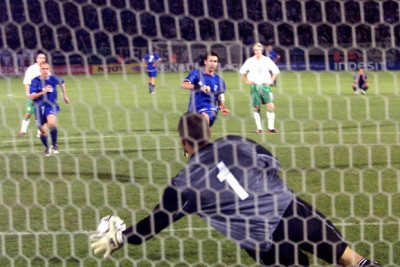 Σαν σήμερα άρχισε να γράφεται το… έπος του 2004 (vid)