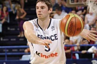 Ατάκα-φωτιά για Μπουρούση ο Κοζέρ