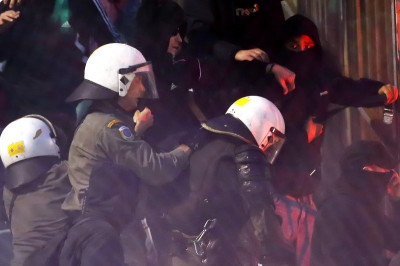 Επεισόδια με οπαδούς του ΠΑΟΚ στην Αθήνα!