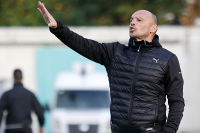 Επική ατάκα Γκώνια για Καρεμπέ!