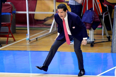 Σφαιρόπουλος: «Τίποτα σε άμυνα και επίθεση»