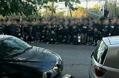 Χαμός στο μετρό με τους Βόσνιους οπαδούς! (video)