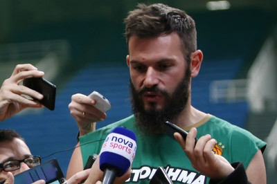 Φώτσης: «Πάντα θέλουμε νίκη με Ολυμπιακό»