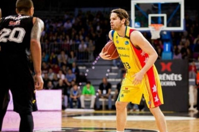 Διέπρεψε ο Μπόγρης στη νίκη της Τενερίφης