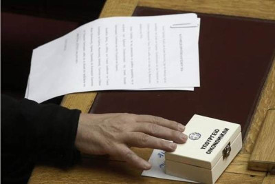 Προϋπολογισμός 2017: ΣΥΡΙΖΑ και ΑΝ.ΕΛ. ψηφίζουν μέτρα «φωτιά»