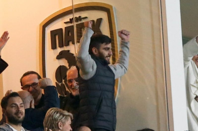 Ιστορικό… τατουάζ ΠΑΟΚ για Σαββίδη! (photos)