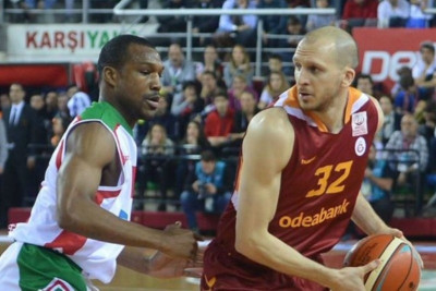 Ο Τζέι Κόβαν Μπράουν εκτέλεσε τη Γαλατά