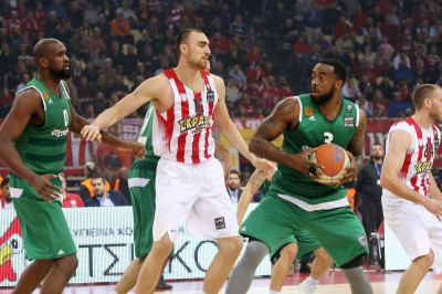 Ολυμπιακός-Παναθηναϊκός Superfoods 67-77: Πράσινο πάρτι στο ΣΕΦ και πρόκριση στον τελικό!