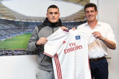 Και επίσημα στο Αμβούργο ο Παπαδόπουλος