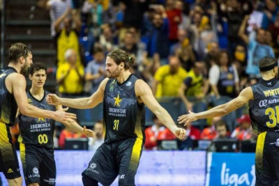 «Οργίασε» ο Μπόγρης με Μπαρτσελόνα! (video)