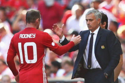 Ο Μουρίνιο «σπρώχνει» τον Ρούνεϊ προς την Κίνα