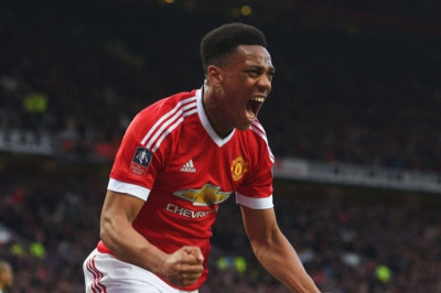 Δεν δίνει Μαρσιάλ η Γιουνάιτεντ