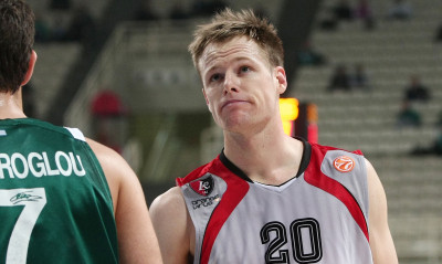 ΑΕΚ: Έφτασε και υπογράφει ο Νιούλεϊ