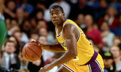 Όταν η φανέλα του Μάτζικ ανέβηκε στον ουρανό του Stamples Center