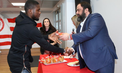 Στο Ρέντη ο Μαρινάκης, προς Κίνα ο Ιντέγε