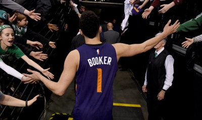 Έγραψε ιστορία ο Μπούκερ: Έβαλε 70 πόντους στους Σέλτικς!