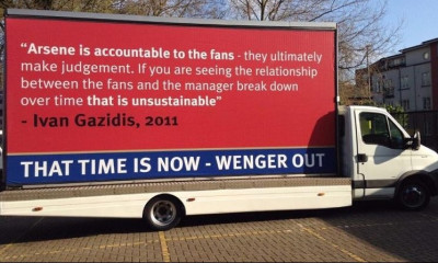 Απίστευτο: Διαμαρτηρία για τον Βενγκέρ με… βαν!