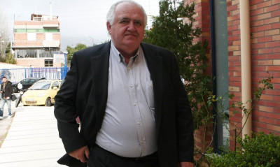 Τυφλή εμπιστοσύνη σε Πετράκη!