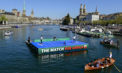 Επικό: Φέντερερ και Μάρεϊ παίζουν αγώνα σε… σχεδία!