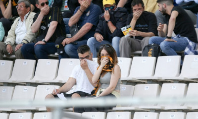 ΠΑΟΚ-ΑΕΚ: Αποχωρούν οπαδοί της Ένωσης από το Πανθεσσαλικό για να σωθούν!