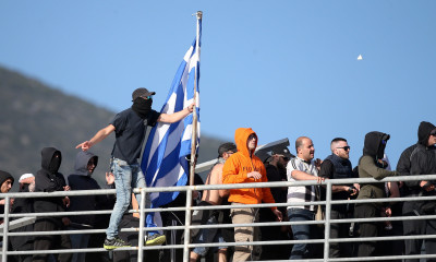 ΠΑΟΚ-ΑΕΚ: Επιτέλους και μια ειρηνική φωτογραφία μεταξύ οπαδών ΑΕΚ και ΠΑΟΚ!