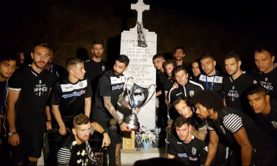 ΠΑΟΚ: Αφιέρωσαν το Κύπελλο στα θύματα των Τεμπών