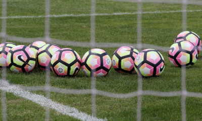 Γκολ και ξύλο σε γυναικείο αγώνα ποδοσφαίρου! (photos)