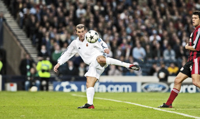 Σαν σήμερα η γκολάρα-έπος του Ζιντάν (photos+video)