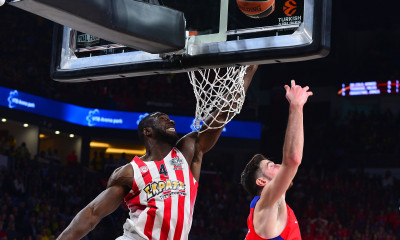 Γιανγκ: «Ενοχλητικό... αυτό που κάνει ο Σπανούλης»