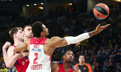 Αυτοί «σφυρίζουν» στον τελικό του Final 4