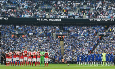 Επίθεση Μάντσεστερ: Ρίγη συγκίνησης στο Γουέμπλεϊ για τα θύματα!