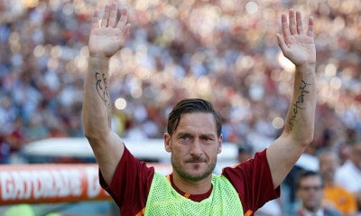 «Δάκρυσαν» και τα τσιμέντα στο «αντίο» του Τότι