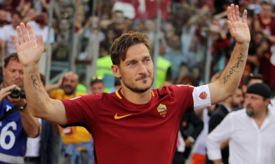 Στην Ελλάδα ο Τότι για διακοπές – Ποιό το μέλλον του στην Ρόμα;