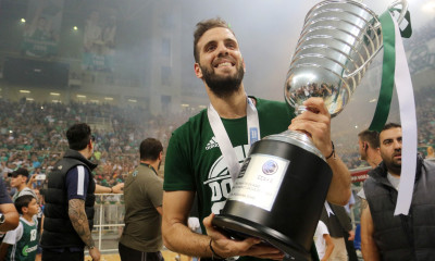 Μυθική ατάκα Παππά στην σύντροφό του!