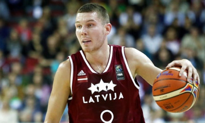 Αρμάνι: Διπλό «μπαμ» με Μπέρτανς και Γκάουντλοκ