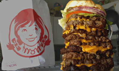 Θα σου τρέξουν τα σάλια με αυτό το γιγαντιαίο μπέργκερ (photos)