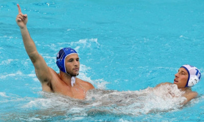 Τους «έπνιξε» και πάει για μετάλλιο!