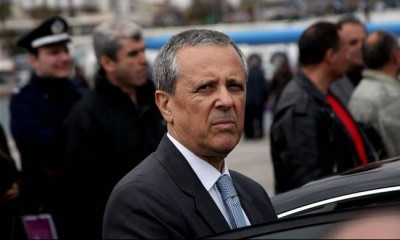 Ο Τάκης Μπαλτάκος, εκτός των άλλων, αναλαμβάνει και «λογοκριτής»