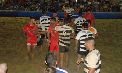 Όταν το ράγκμπι συναντά την… άμμο (photos+video)