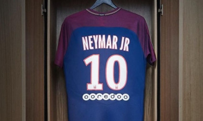 Χαμός για μια φανέλα του Νεϊμάρ! Όποιος πρόλαβε… πρόλαβε