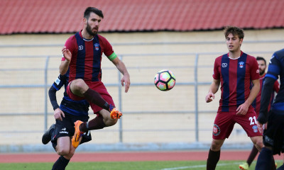 Φόρεσε τα «βυσσινί» ο Μπανούσης