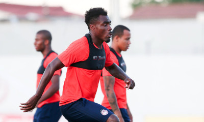 Αγωνία στον Ολυμπιακό: Αποχώρησε ο Εμενίκε από το φιλικό με Ατρόμητο