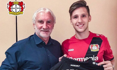 Μπάγερ: Για πέντε χρόνια ο Ρέτσος στην Λεβερκούζεν