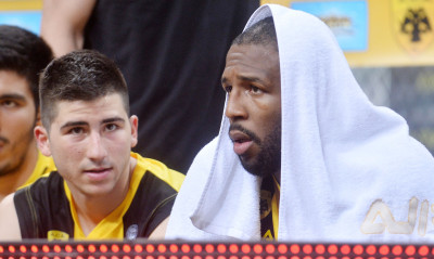 Ελονού: Αγαπώ τους οπαδούς της ΑΕΚ