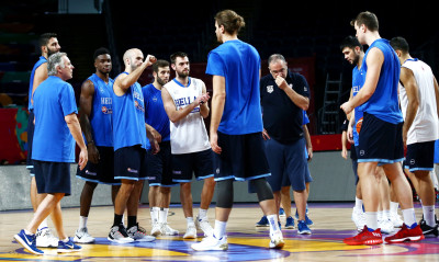 Ευρωμπάσκετ 2017: Μακρινά σουτ από τη σέντρα για χαλάρωμα η Εθνική